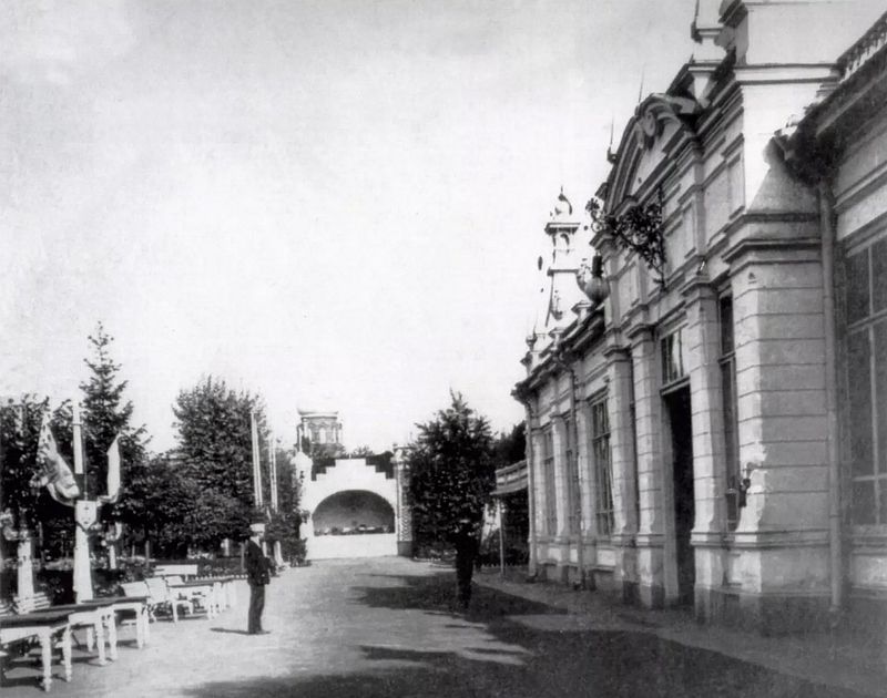Сад «Эрмитаж». Главная аллея сада. Фото 1906 года
